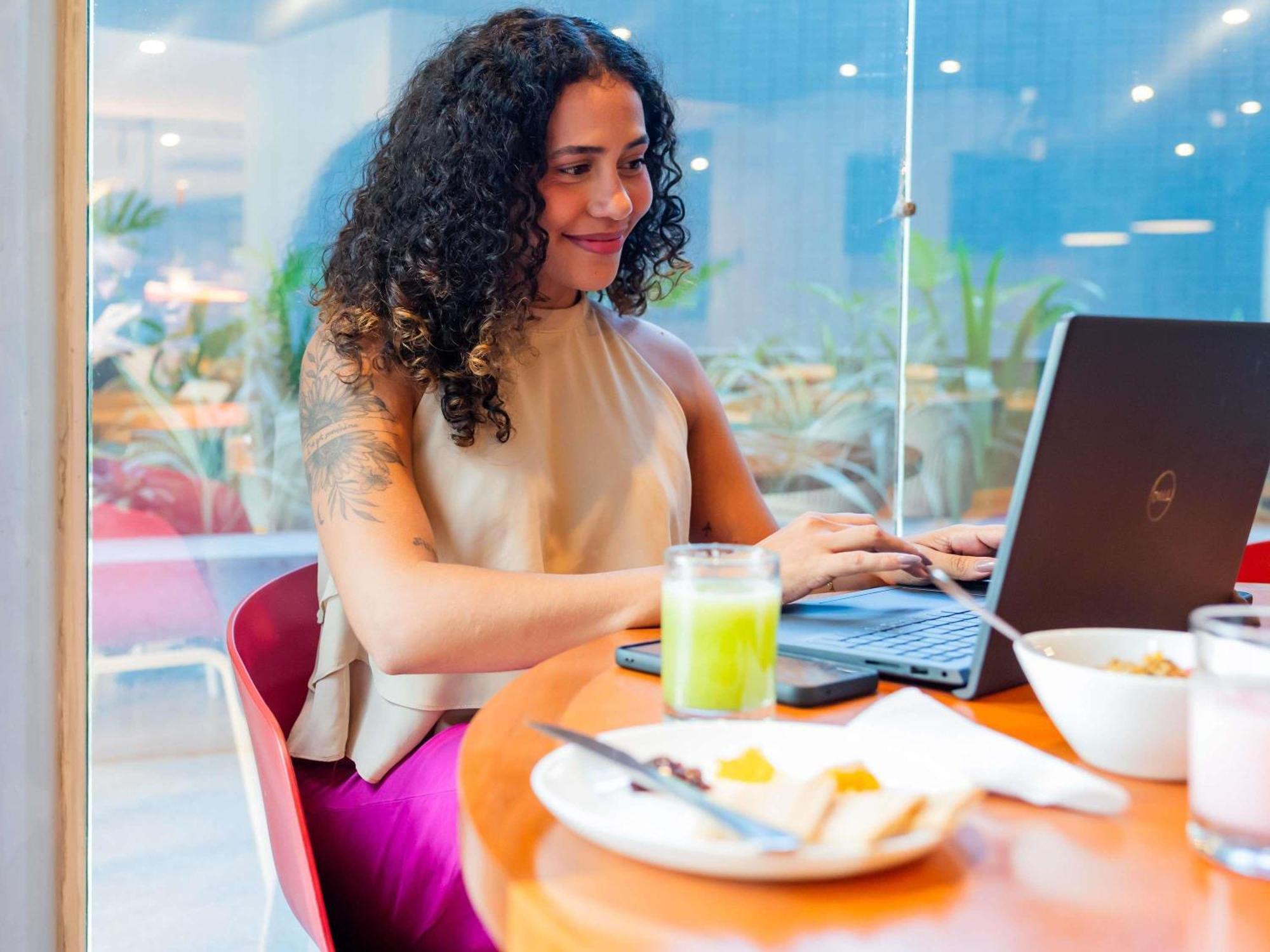 Ibis Styles Belem Hangar Ngoại thất bức ảnh